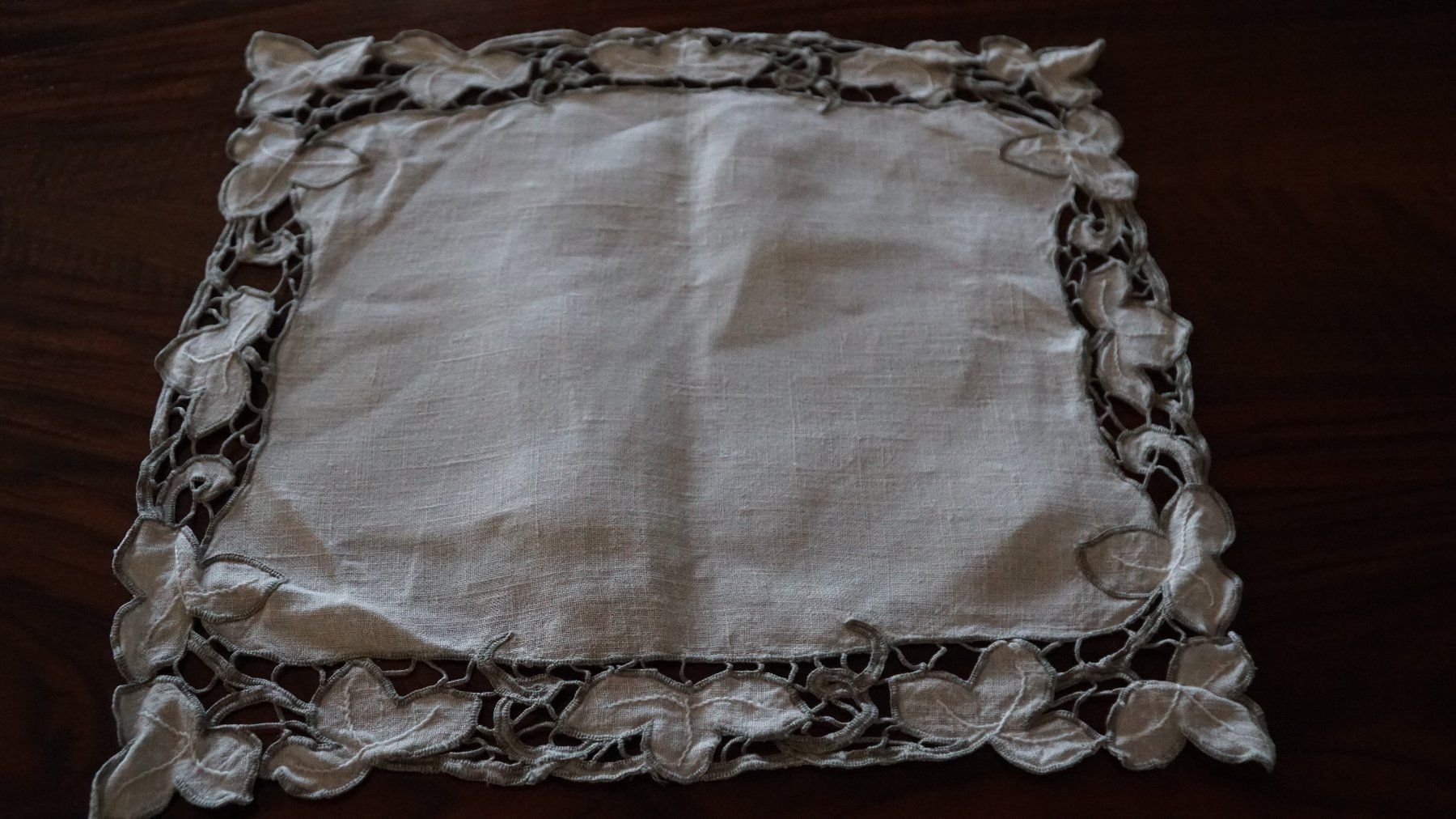 Altra biancheria da tavola: Leinen Deckeli 36x32cm – Usato da Bern venduto da Antikbatik
