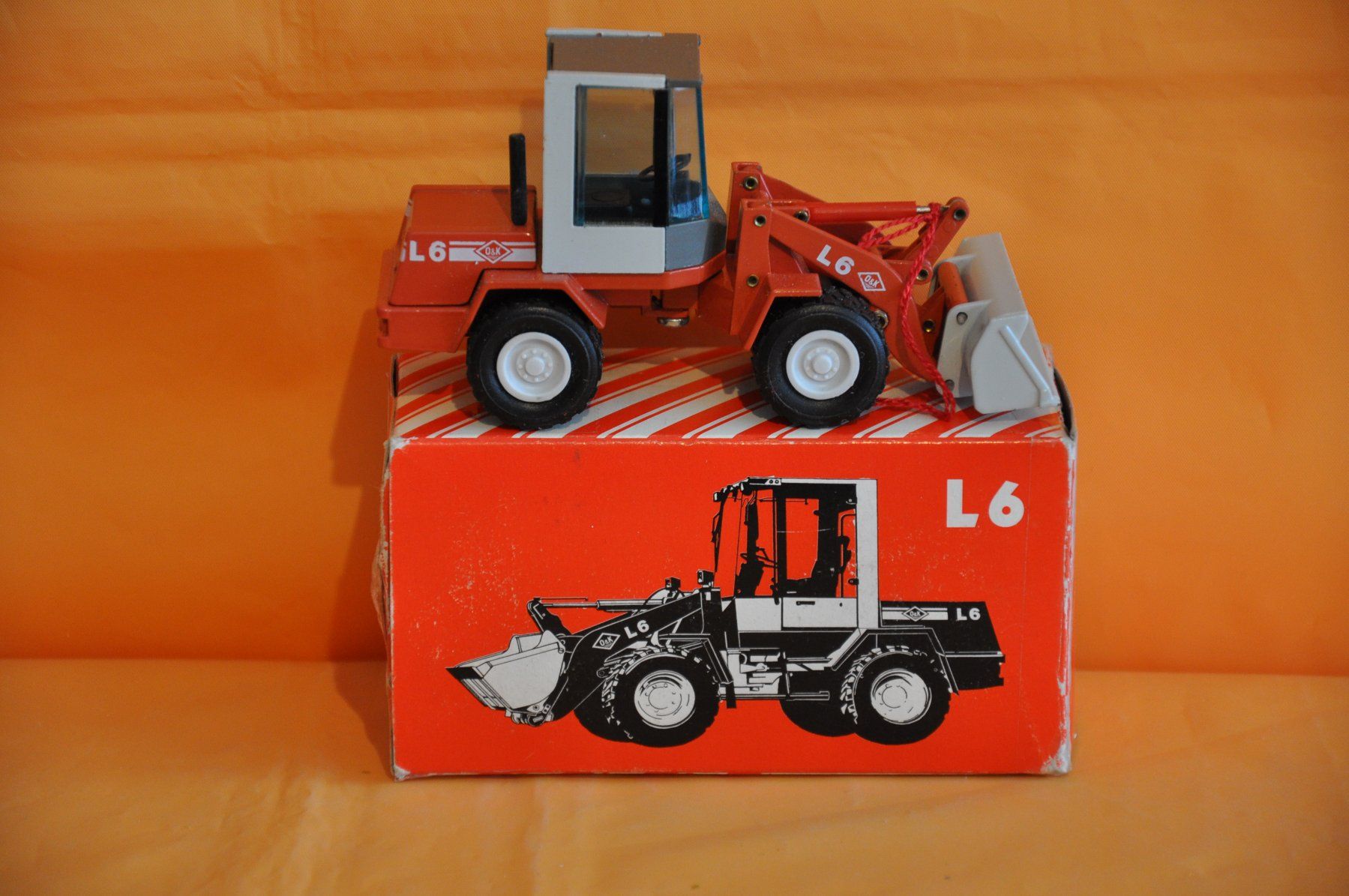 Conrad Kit di modellismo & Modellini statici: O&K L 6 Radlader – Nuovo (secondo la descrizione) da Mitlödi venduto da worker04 1