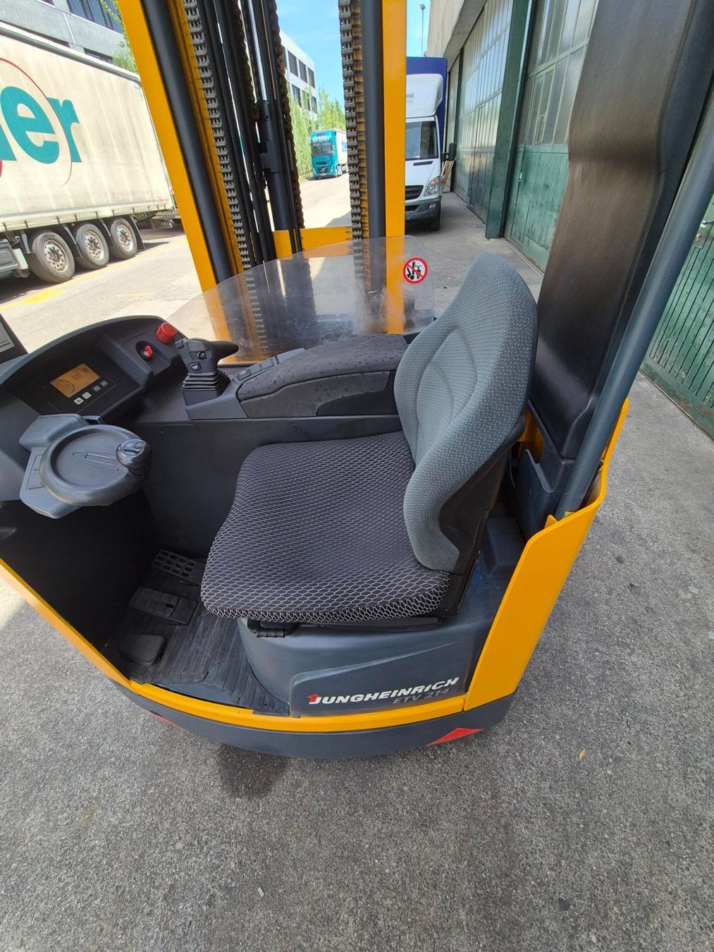 Jungheinrich Carrelli elevatori e a forche: Stapler Jungheinrich ETV214 – Usato da Aarau venduto da LM-Handel 1