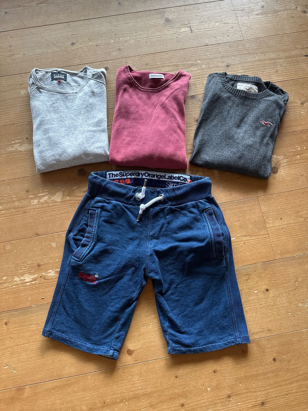 Lots de vêtements: Kleider Packet - SIZE S/M – D'occasion à Arch par bobobummel