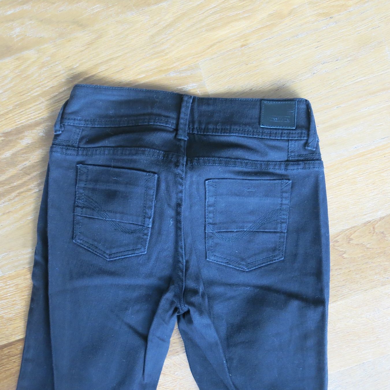 Jeans: Schwarze Jeans Street One Gr. 29 Long, ab CHF 1.- – Nuovo (secondo la descrizione) da Winterthur venduto da Sauter3000 1