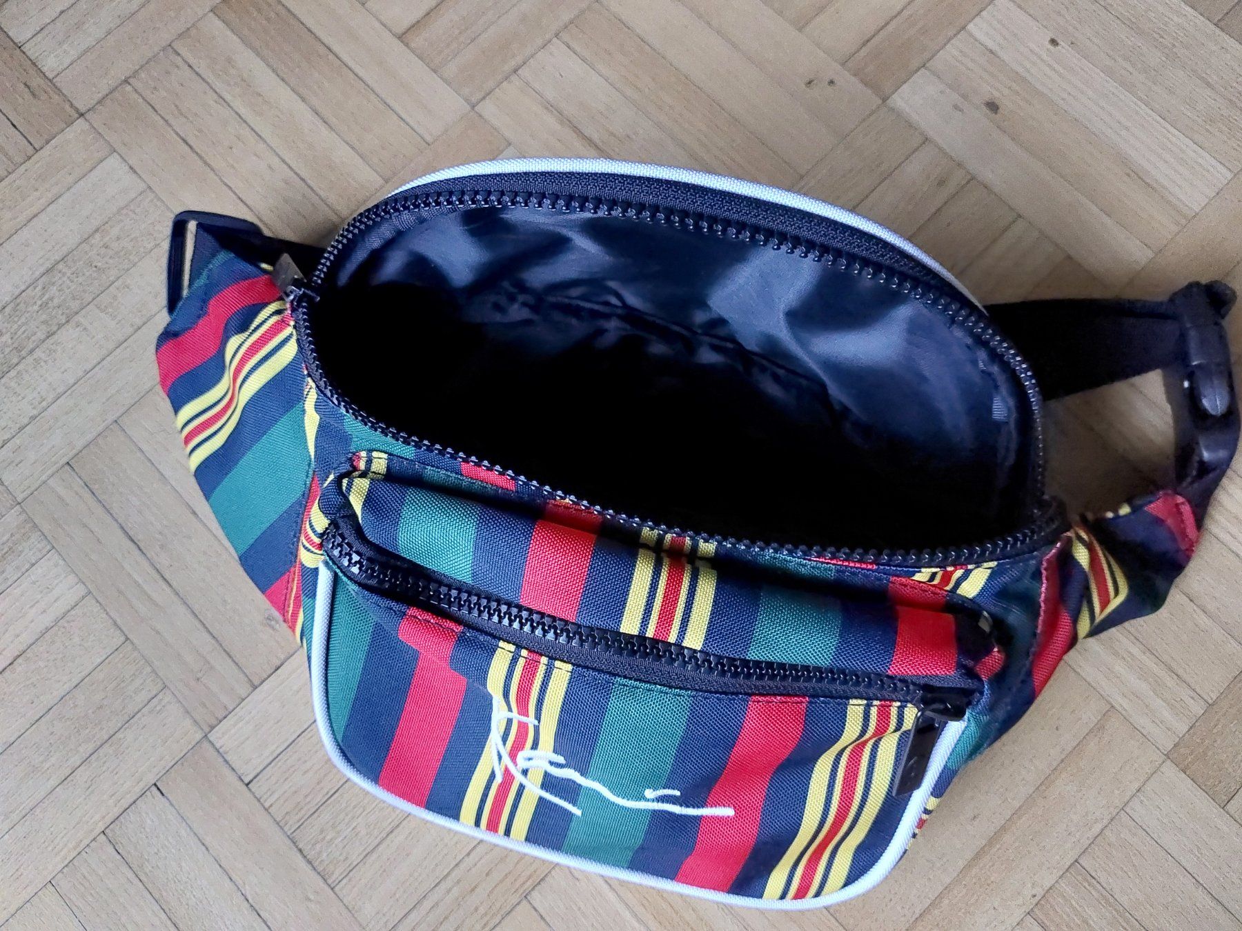 Borse: Karl Kani Gürteltasche – Usato da Eglisau venduto da zti_96kb 2