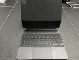 Apple Magic Keyboard iPad Pro 13"