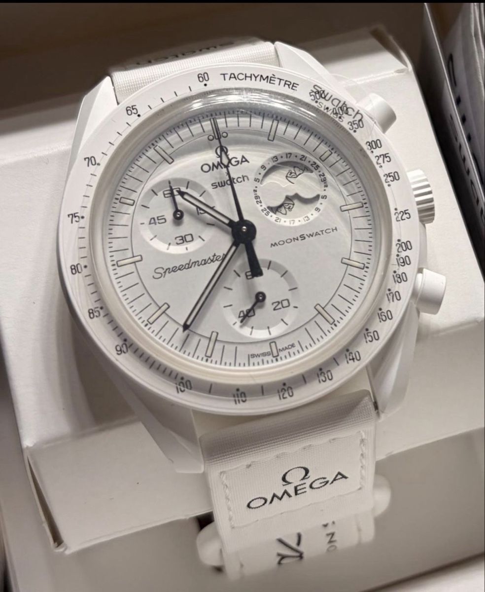 Swatch Uhren: Moonswatch Snoopy First Edition – Gebraucht aus Niedergösgen von Lifestyle-85 1