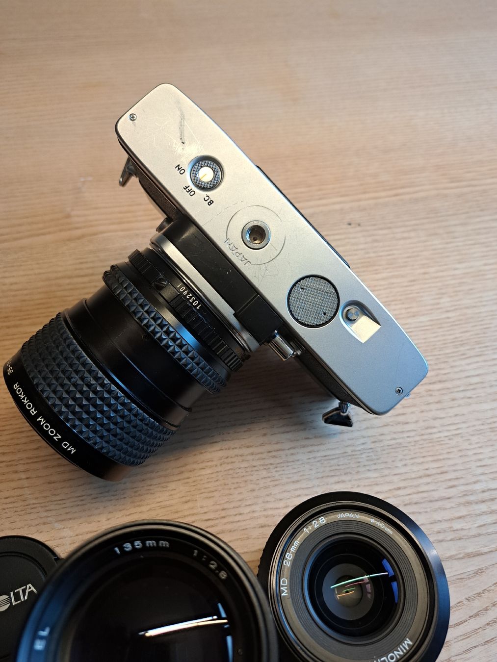 Minolta Kamera: Minolta SRT303b mit Objektiven und Koffer – Gebraucht aus Ringgenberg BE von Veloeli- 8
