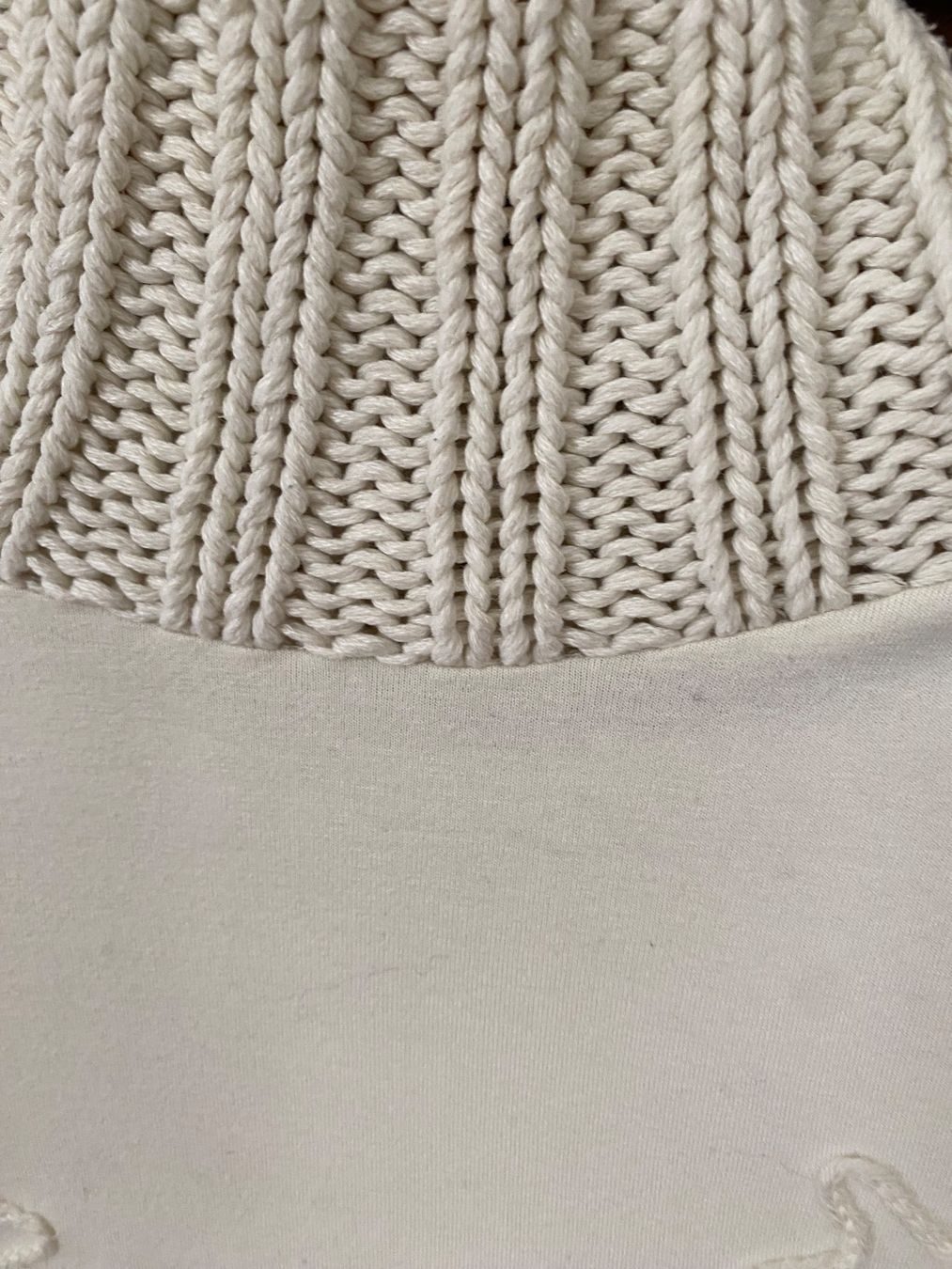 Pullover & Sweatshirts: Verzierter Pullover, Grösse S – Neu (gemäss Beschreibung) aus Bern von L.I.A. 2