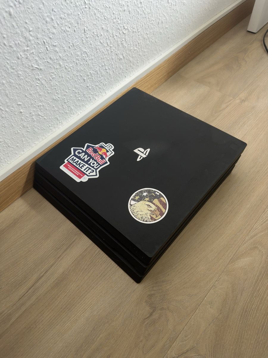 Sony Consoles: Playstation 4 pro 1tb – D'occasion à Les Acacias par ton_mz79 3