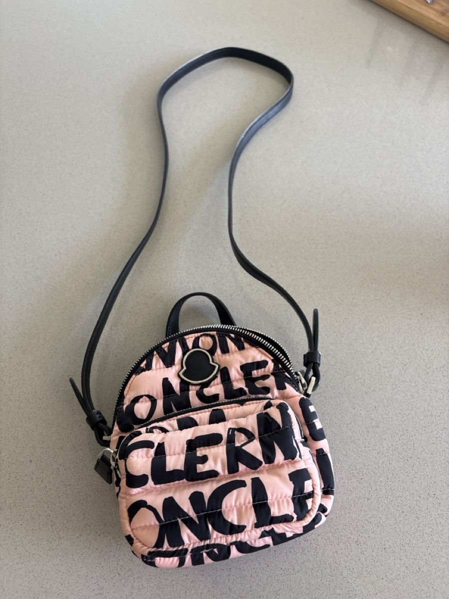 Moncler Borse da donna: Original Moncler Mini-Backpack Crossbody Bag – Nuovo (secondo la descrizione) da Willerzell venduto da Laura0155