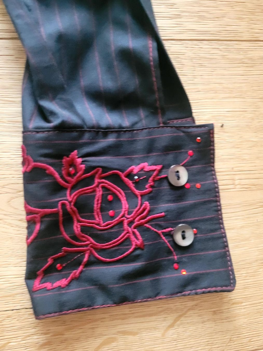 Camicette: Camicia con ricami e decorazioni – Usato da Baar venduto da fla_v78d 3