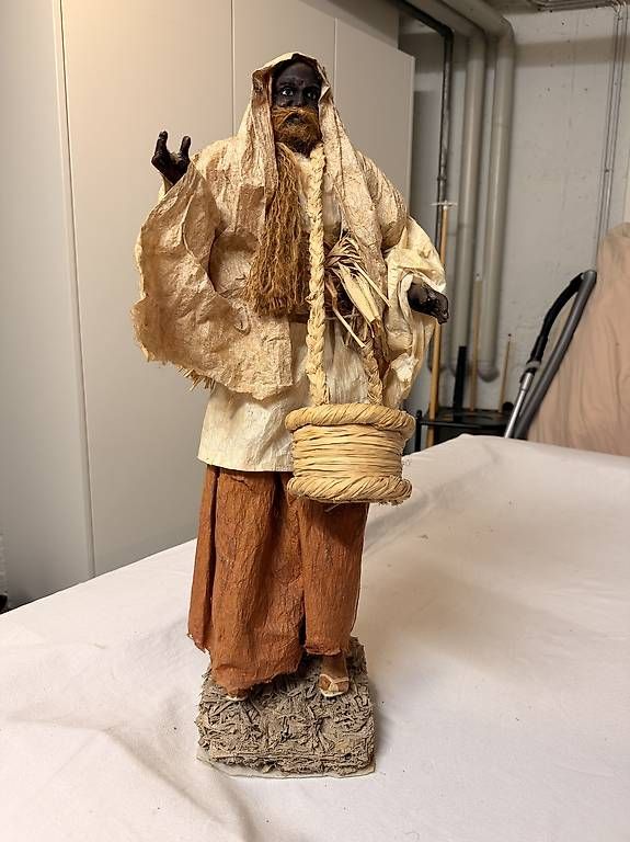 Figuren: Stattliche Krippenfigur – Gebraucht aus Weggis von urs_rj7p 1