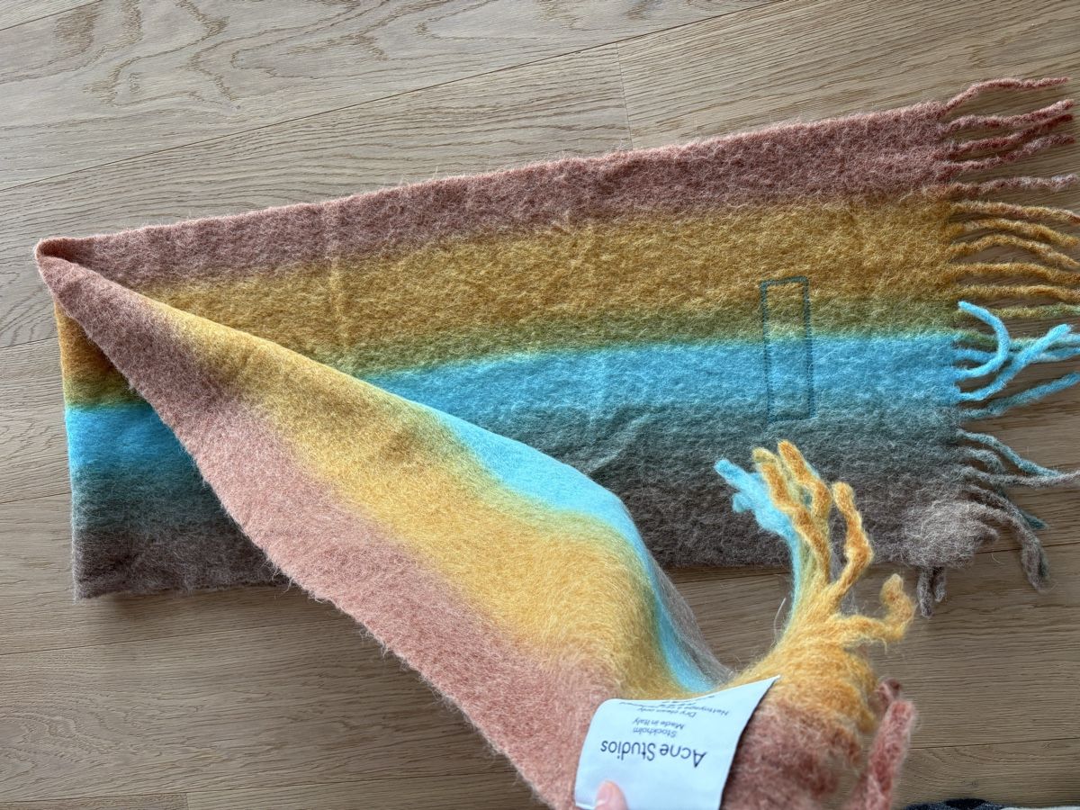 Acne Studios Foulard & Sciarpe: Acne studios large wool scarf – Nuovo (secondo la descrizione) da St. Gallen venduto da ott_f827 4