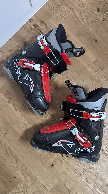 Nordica Scarpe da uomo: Nordica T2 Taille 36 – Usato da Renens VD venduto da arochat