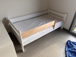 Kinderbett weiss mit Rausfallschutz | 90x200cm | Frühling Sc