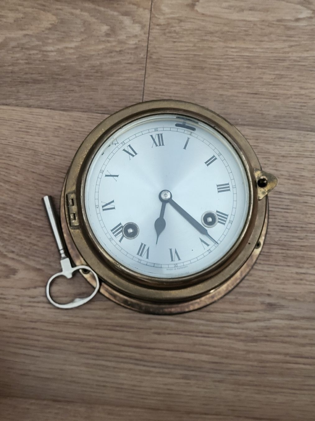 Orologi da terra & Orologi da parete: Schiffs- / Marineuhr mit Alarm Messing Gehäuse  – Usato da Allschwil venduto da uhrenbinz 1
