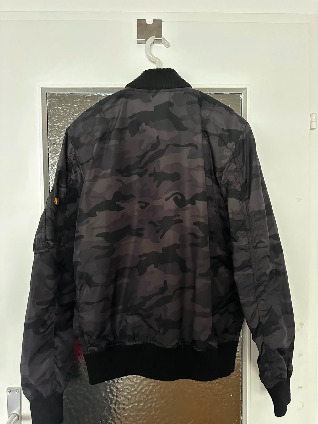 Alpha Industries Jacken: Alpha Industries Herren Bomberjacke Camo – Gebraucht aus Baar von Marcel_8000 1