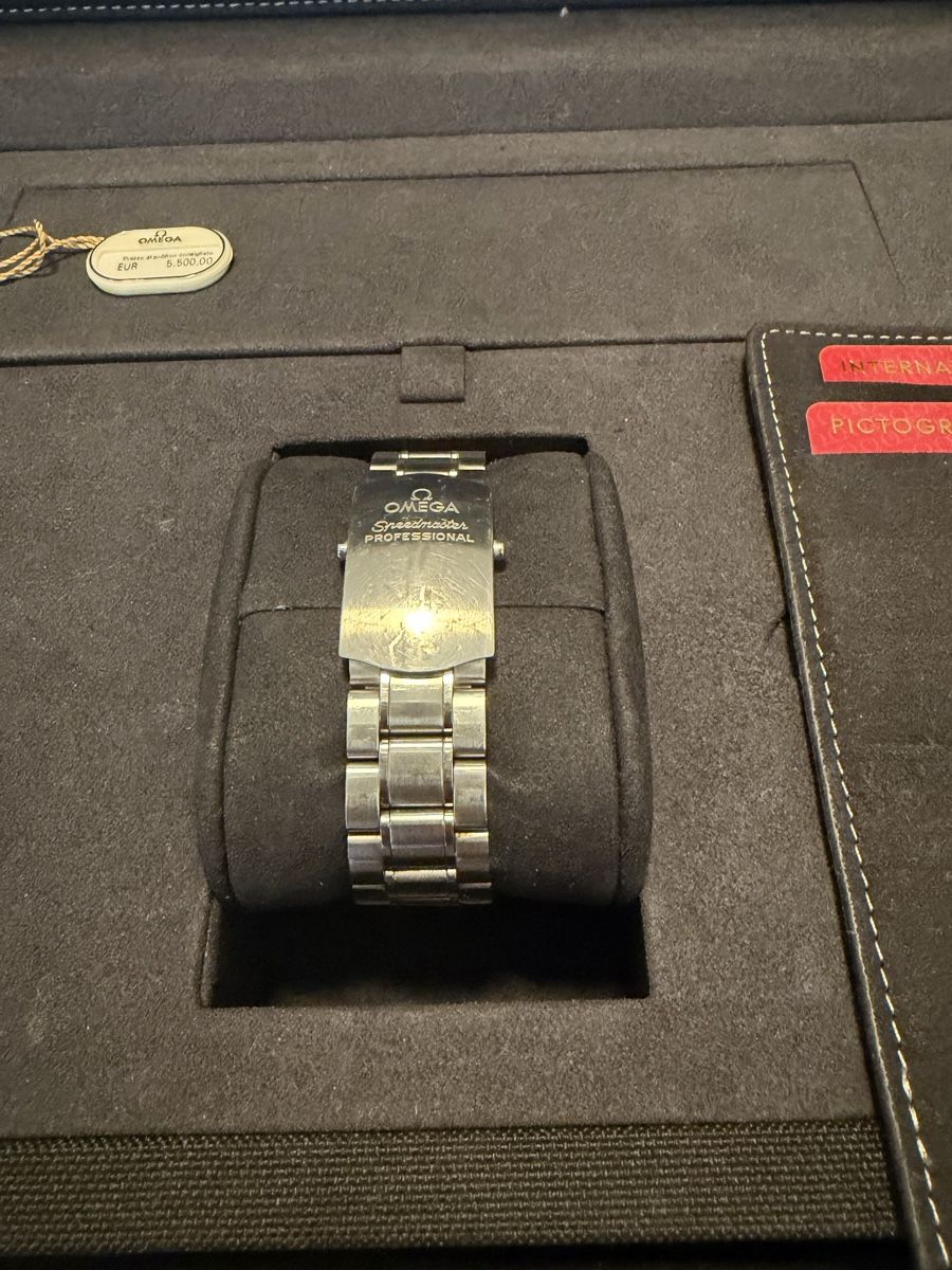 Omega Uhren: Omega Speedmaster Professional – Gebraucht aus Basel von Skrimi 4