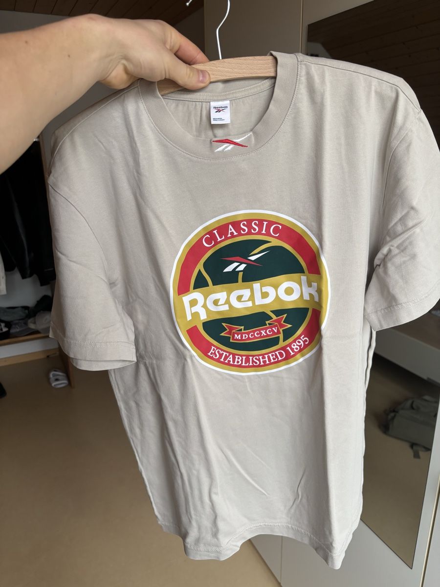 Reebok T-shirt: Reebok t-shirt – Nuovo (secondo la descrizione) da Willisdorf venduto da sam_m9y8