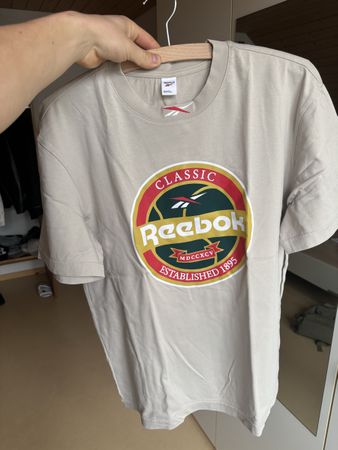 Reebok t-shirt