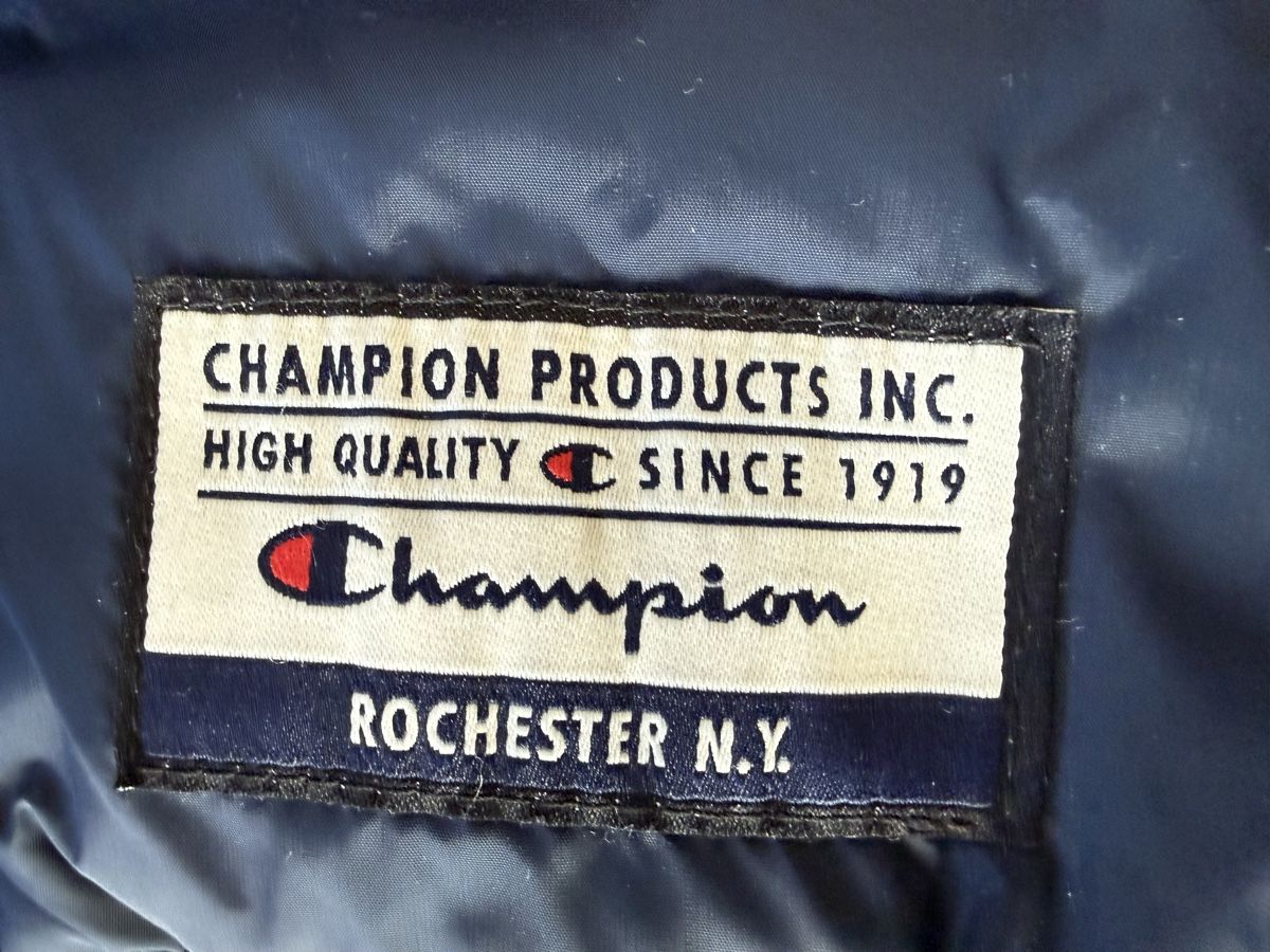 Champion Jacken & Mäntel: Winterjacke – Gebraucht aus Buchrain von famoruwi 1