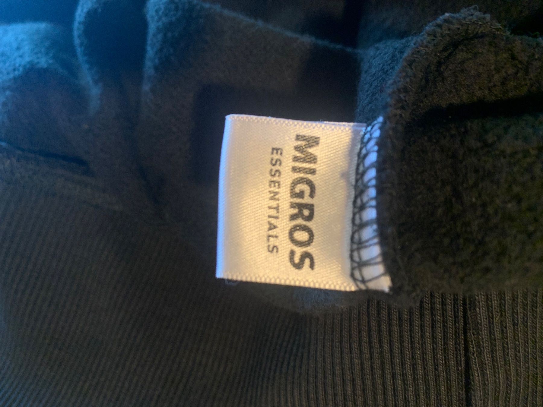 Vestiti: Joggingdress – Usato da Taegerig venduto da kat_t8hk 1