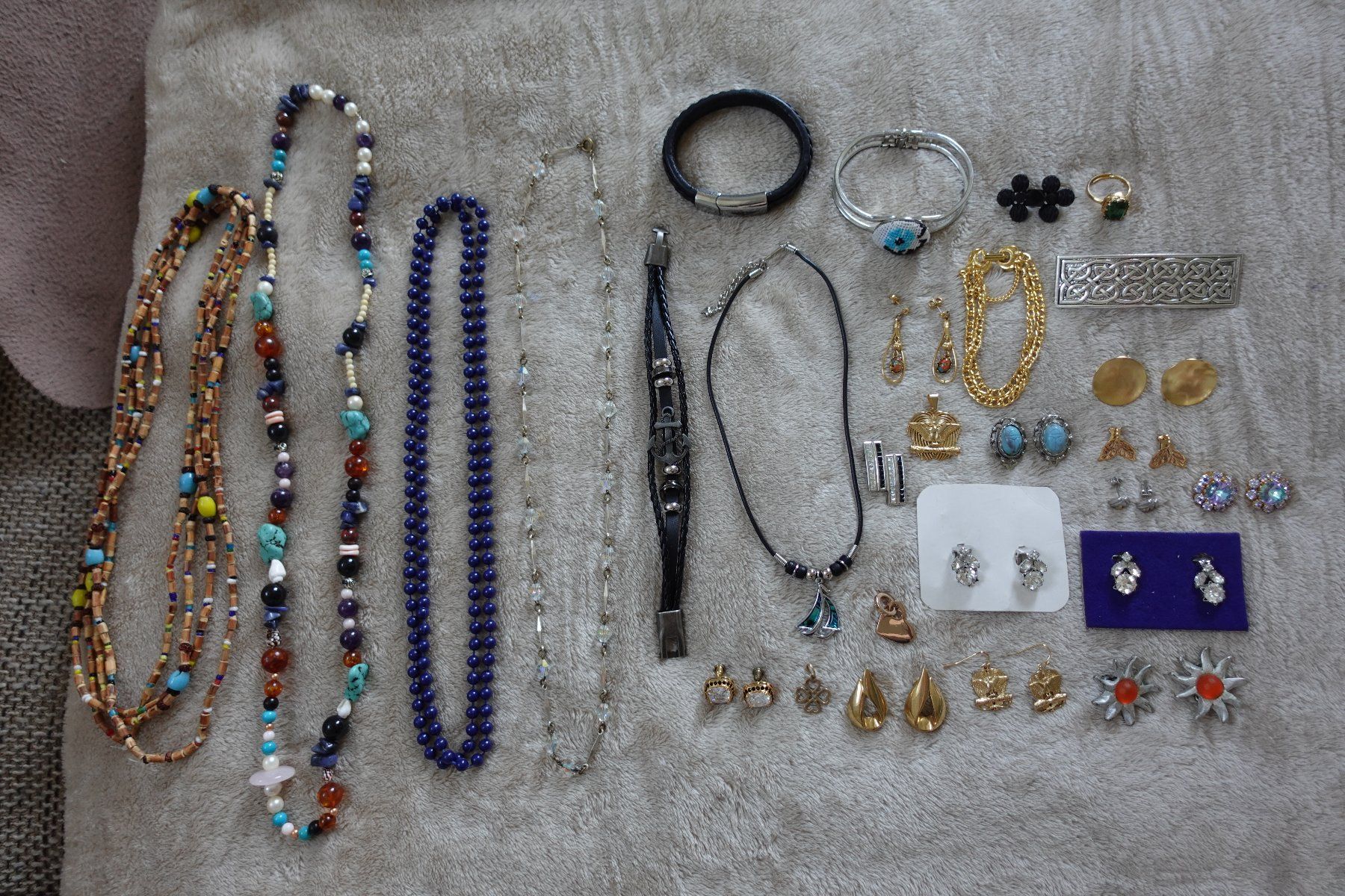 Altri gioielli: 1 schönes 40 teiliges Modeschmuck Set – Usato da rorschach venduto da Babsi64