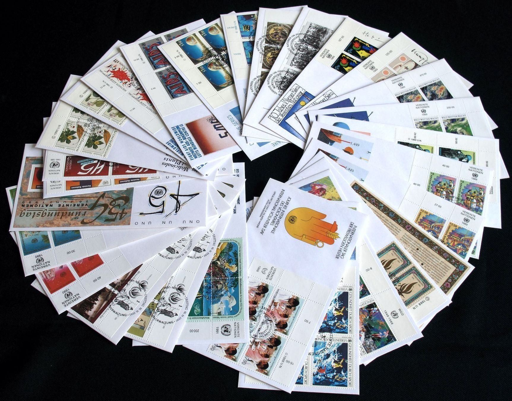 Tutti i francobolli: UNO Wien VB FDC Smlg. 1986-1999 kmpl.! – Nuovo (secondo la descrizione) da Remetschwil venduto da Hofiii 1