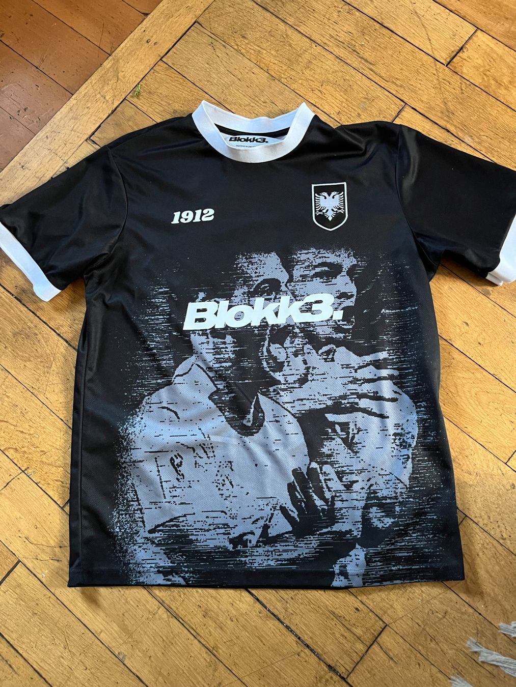 Canottiere & Pantaloni: Fussball Trikot – Usato da Muttenz venduto da Bhuebi