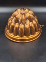 Vintage Kuchenform aus geriffeltem Kupfer Sternenmuster 14cm