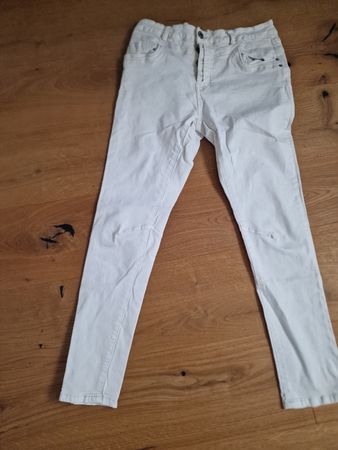 Helle Jeans mit Stern Detail, Grösse 40, Top Zustand!
