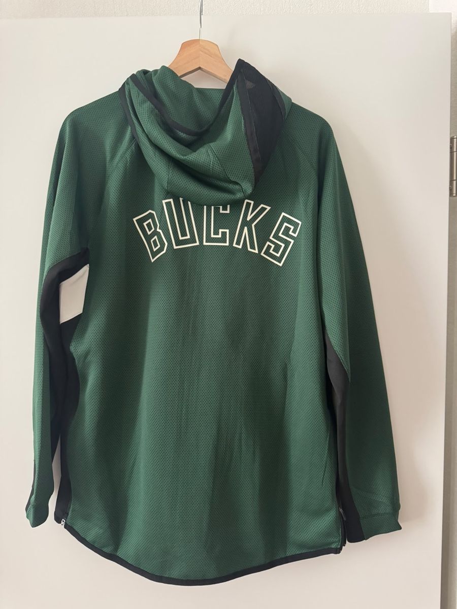 Nike Kleiderpakete: Trainingsanzug Nike Milwaukee Bucks – Neu (gemäss Beschreibung) aus Chur von Lorena7 1