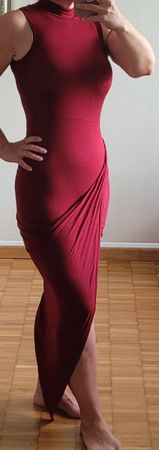 Elegantes, weinrotes Maxikleid, Grösse S