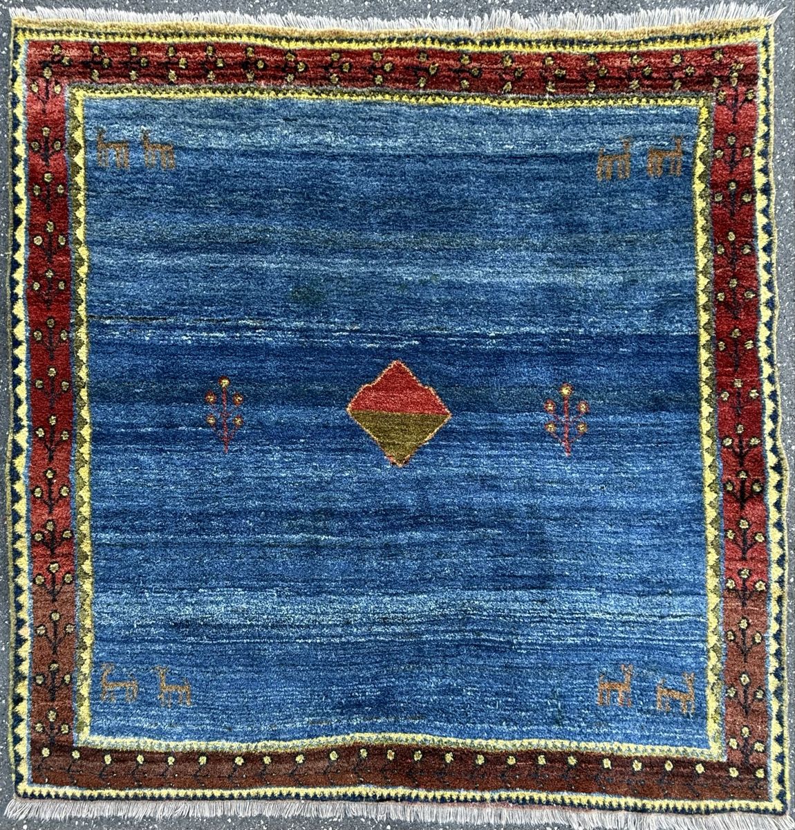 Gabbeh Teppiche: Wunderschöner Perserteppich Gabbeh (211x206)Frisch gewaschen – Gebraucht aus Sempach von Star7