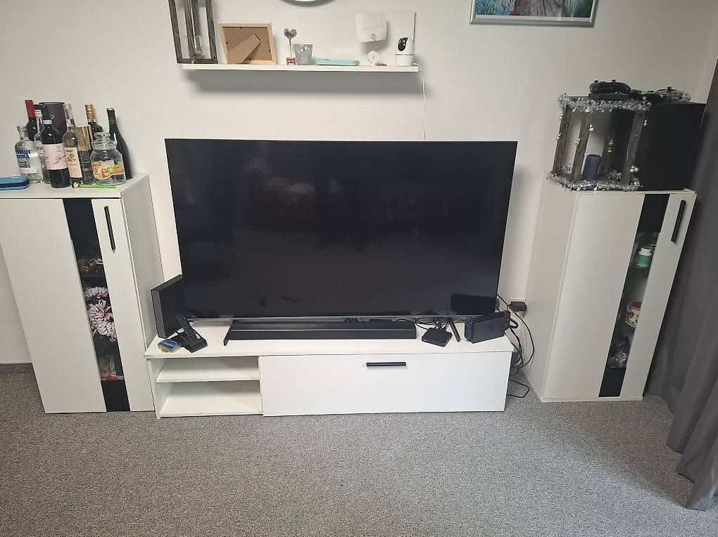 Mobili TV: Tv Möbel + 2 Schrank  – Usato da Hallwil venduto da giu_5sbb