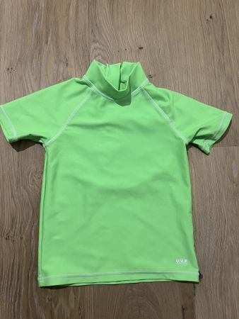 Neuwertiges, UV-Shirt Gr. 98/104 für sonnige Tage!