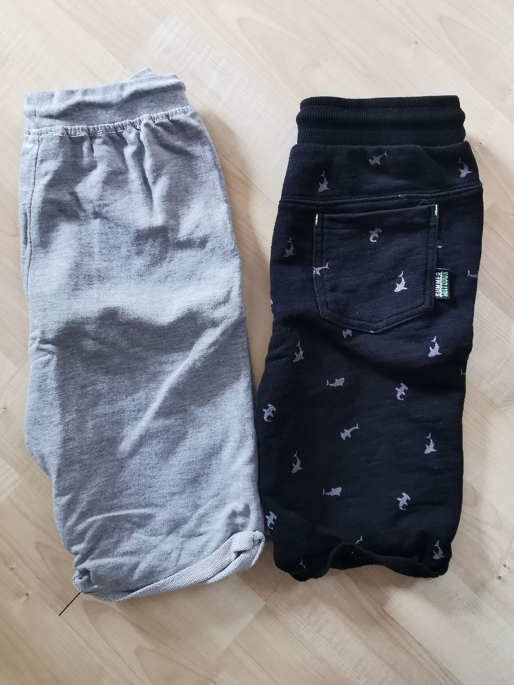 Kleiderpakete & -sets: 4 stk. shorts grösse 128 – Gebraucht aus Oberentfelden von bienemaaja 1