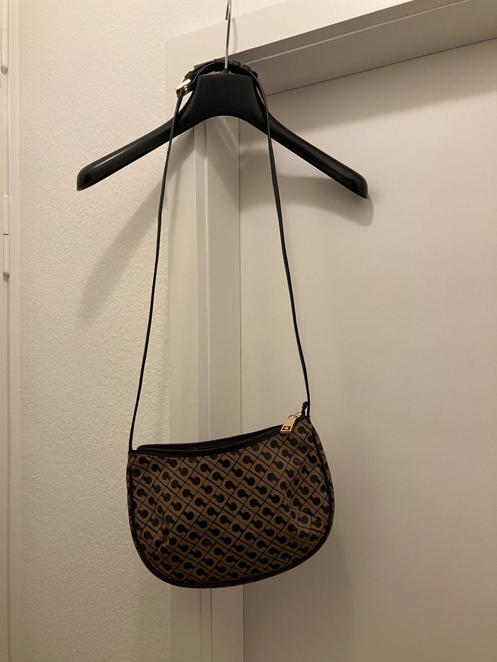 Borse da donna: Coole Crossbody von Gherardini – Nuovo (secondo la descrizione) da Zürich venduto da piacente 3