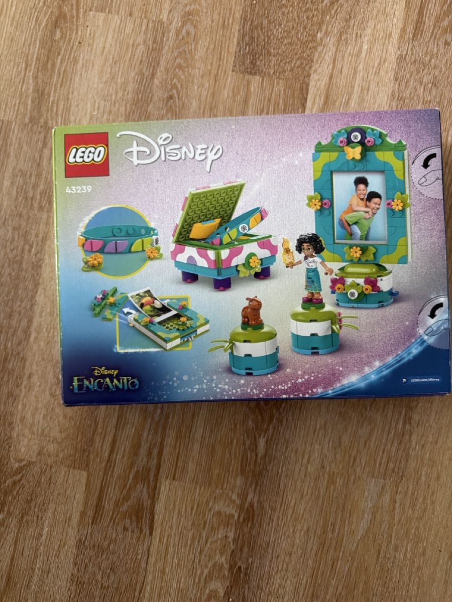 Lego Giocattoli: Lego Disney encanto set 43239 – Nuovo e nell'imballaggio originale da Kreuzlingen venduto da luc_chz6 1