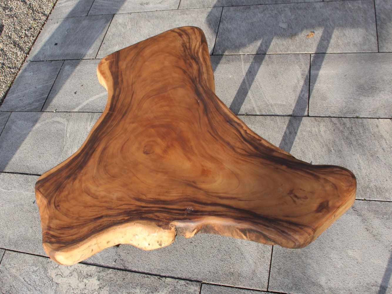 Tavoli: Baumstammtisch, Baumscheibe Couchtisch, Wohnzimmertisch Holz – Nuovo e nell'imballaggio originale da Schaffhausen venduto da buddhadeko 1