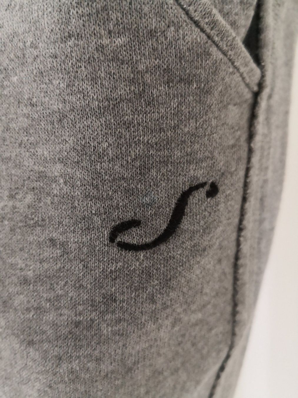 Mango Hosen: 🤩MANGO JOGGING-HOSE HELLGRAU NEUWERTIG & ARMANI P. – Neu (gemäss Beschreibung) aus Olten von Naja-Twins-Twins 6