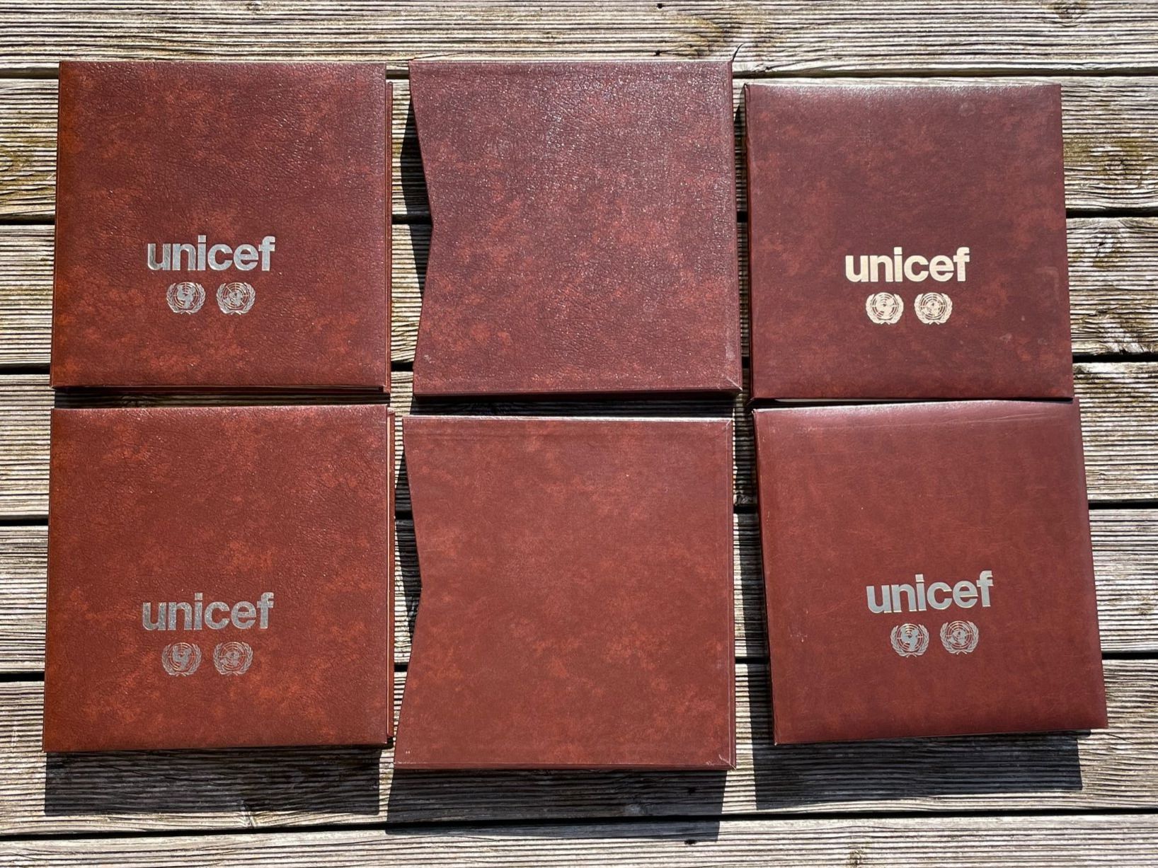 Tous les timbres: 4 grosse Alben Unicef Briefmarken – D'occasion à Baar par bricksandmore