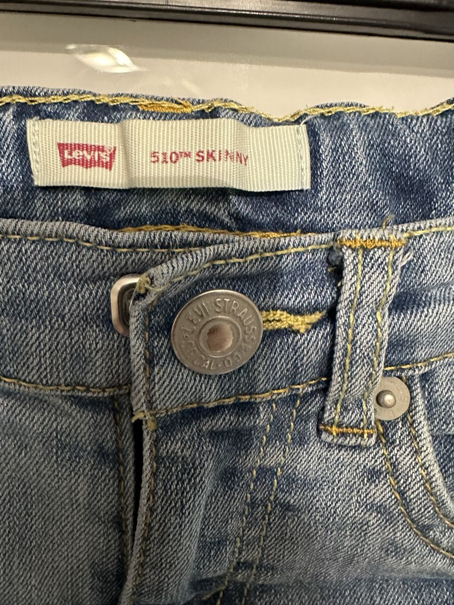 Levi's Pantaloni: Levis Hose skinny – Usato da Basel venduto da BSLina