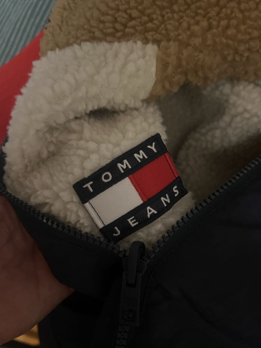 Tommy Hilfiger Giacche: Veste Tommy Jeans réversible – Nuovo (secondo la descrizione) da Villars-Ste-Croix venduto da Maaaat 4