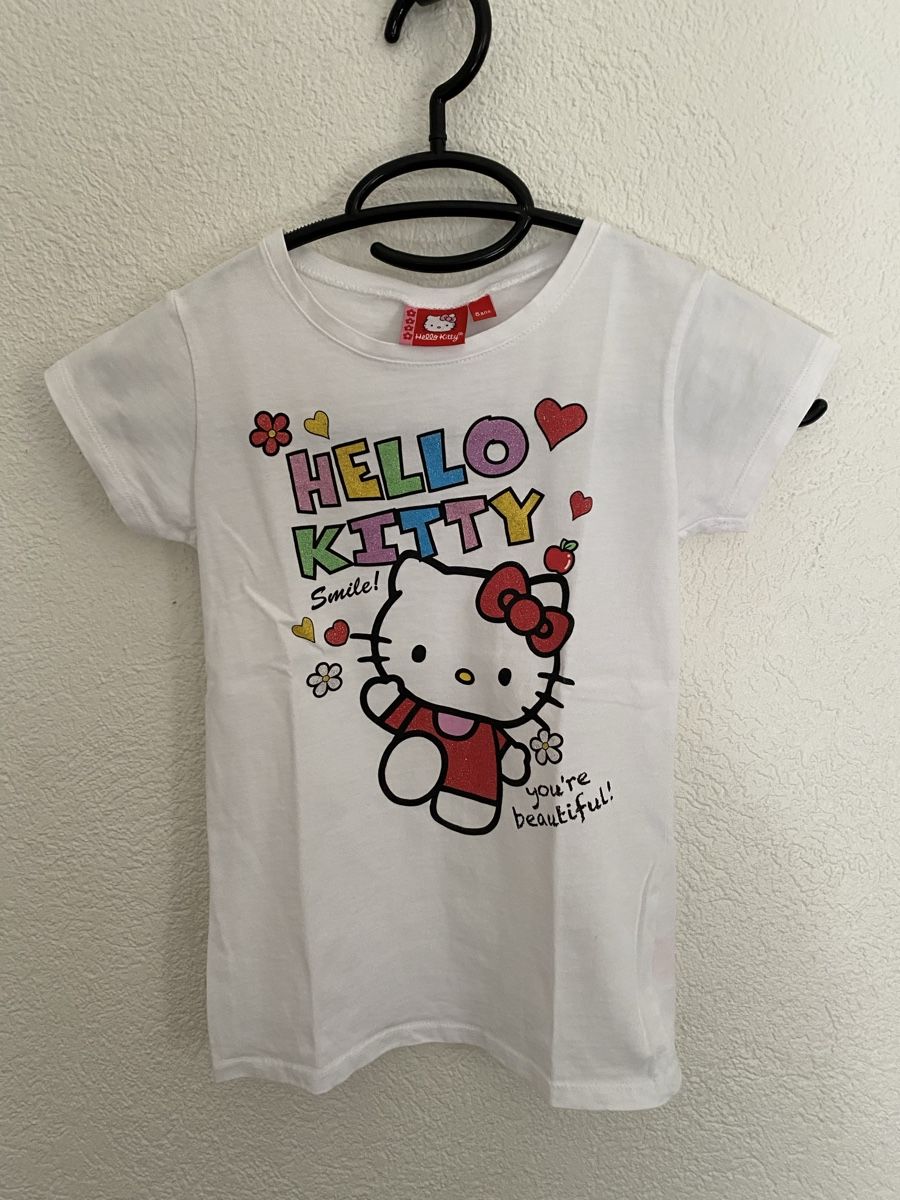 Hello Kitty Lotti & Set di vestiti: T-shirts Hello Kitty Cinnamoroll taille 8 ans – Usato da Lignières venduto da The_assistant 1