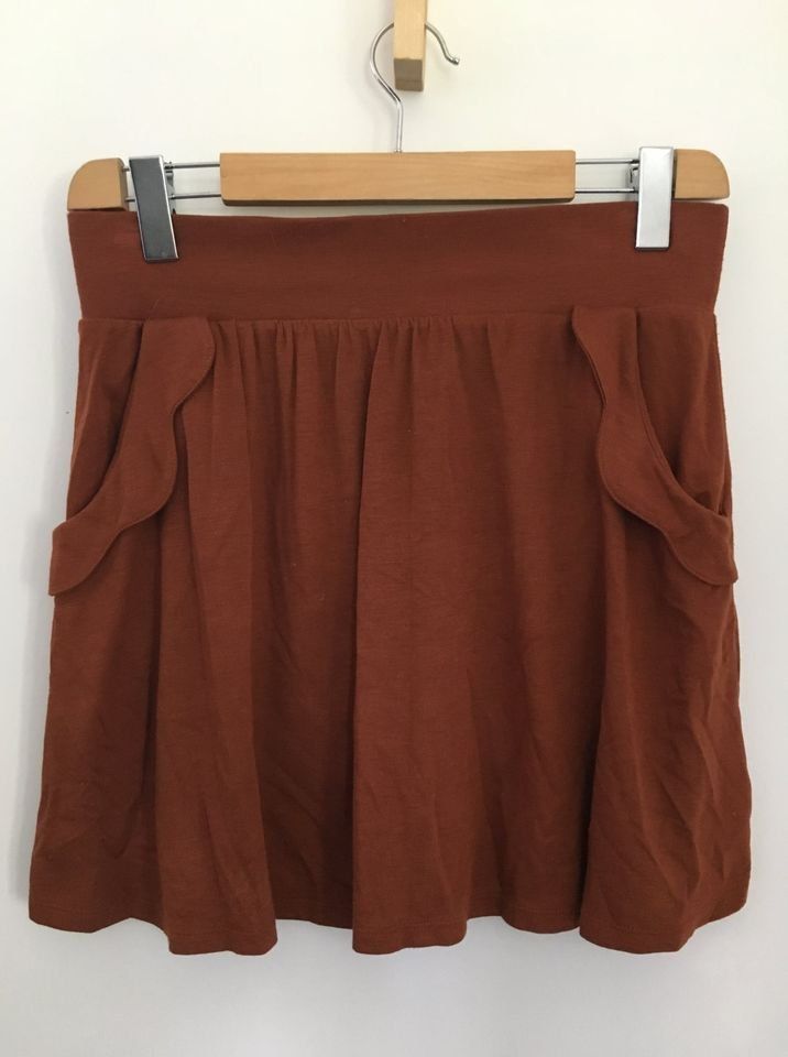 H&M Röcke: Jupe orange H&M – Gebraucht aus Colombier VD von jaredein
