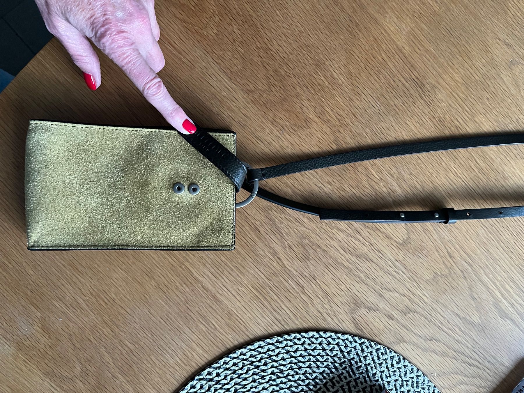 Liebeskind Sacs femmes: Liebeskind Handytasche gebraucht – D'occasion à Möhlin par Bewe67 6