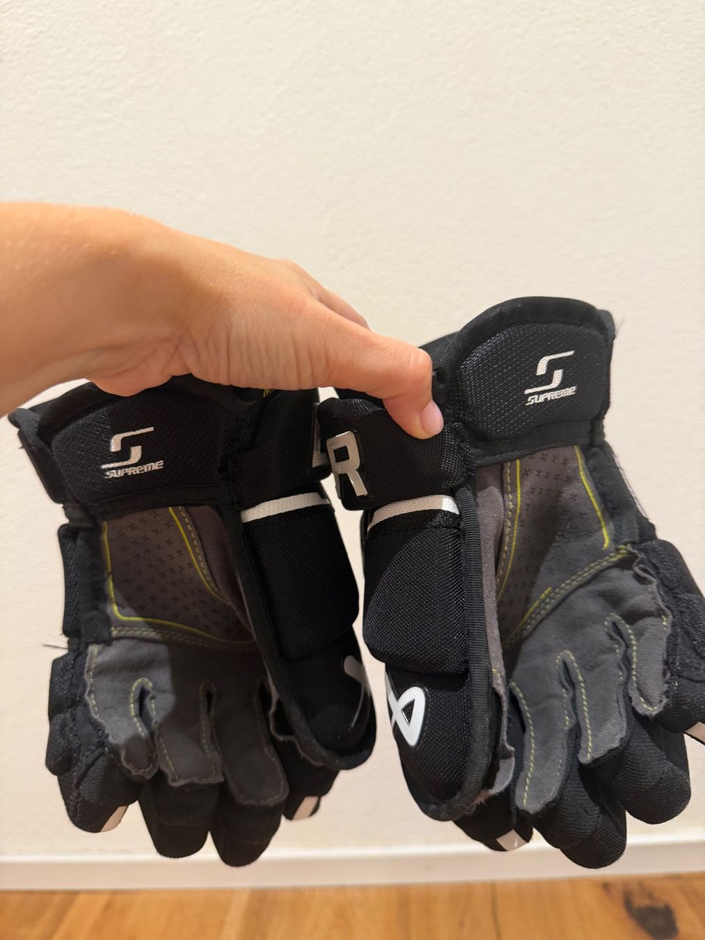 Bauer Kinderhandschuhe: Eishockey Handschuhe Bauer Supreme – Gebraucht aus Arni AG von Hrit 1