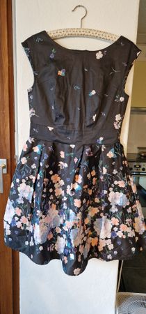 Mint & Berry Kleid, Gr. 38, Blumenmuster