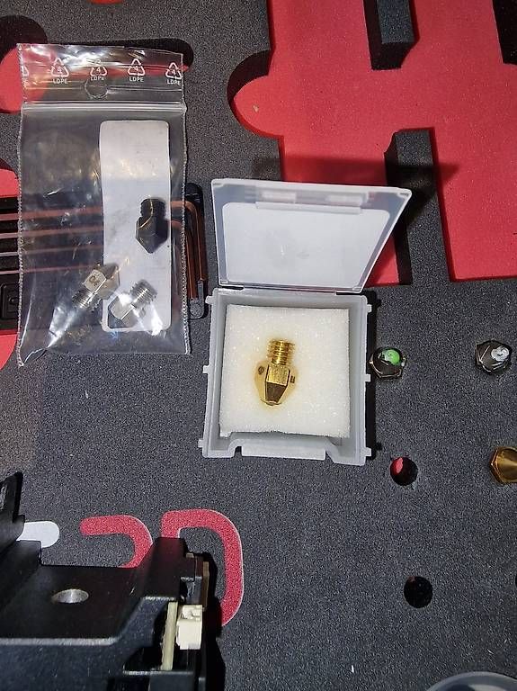Stampanti 3D: Raise3d Pro3 3D Drucker mit Unterbau – Usato da Meiringen venduto da Hasliprint 4
