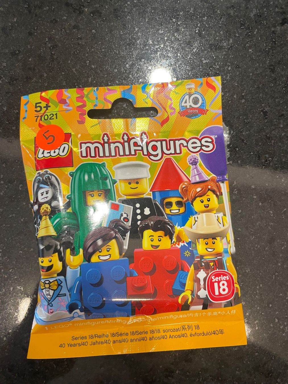 Lego Giocattoli: Lego Minifigures Serie 18 – Nuovo (secondo la descrizione) da Luzern venduto da sop_5d7x 1