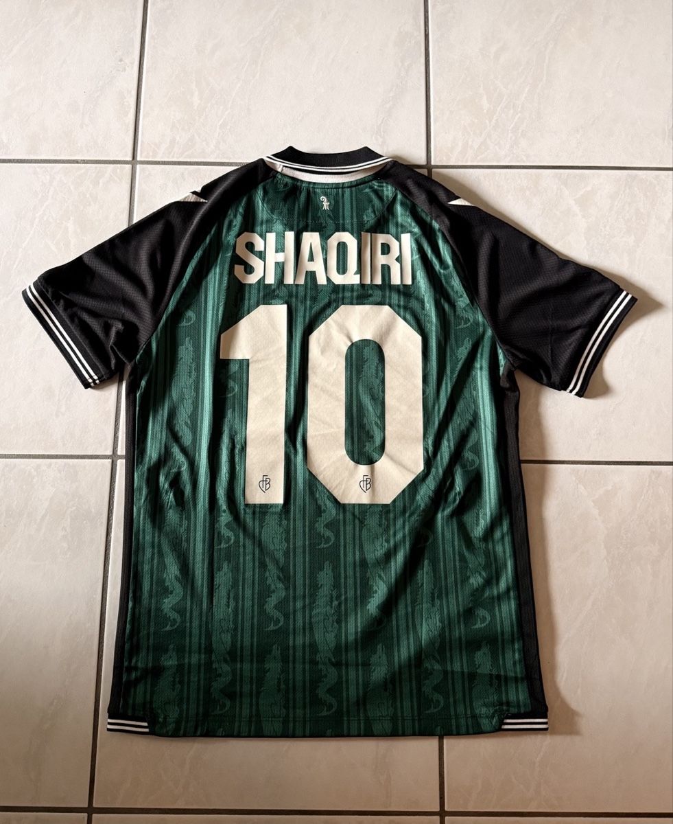Leibchen & Hosen: FC Basel Basilisk Trikot Shaqiri Gr.M – Gebraucht aus Basel von kleinerprinz 1